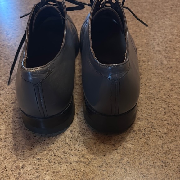 Stacy Adams Black Oxfords‎ with Smooth Leather and Closed Lacing - Picture 4 of 7